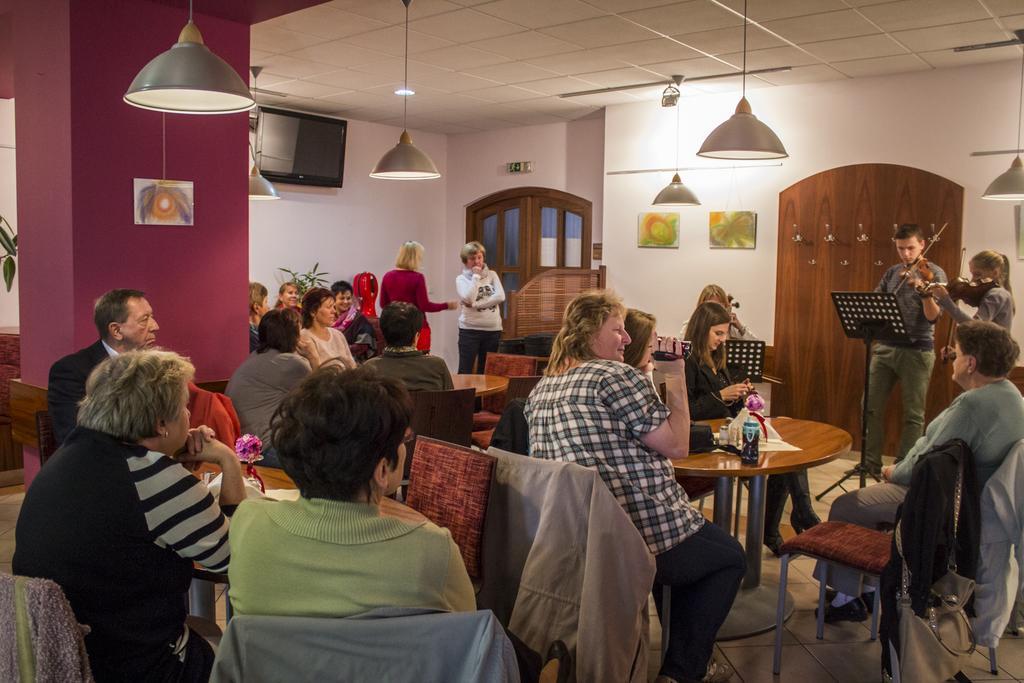 Mestske Kulturni Centrum Ve Fulneku Nový Jičín Kültér fotó